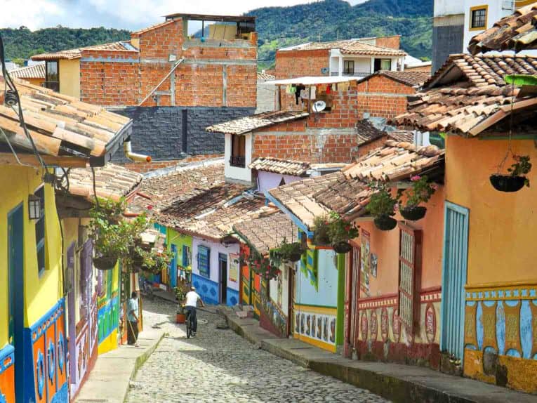 Les couleurs du village de Guatape en Colombie