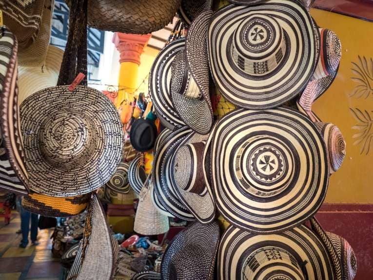 Sombrero vueltiao au marché public de lorica village patrimoine de la Colombie