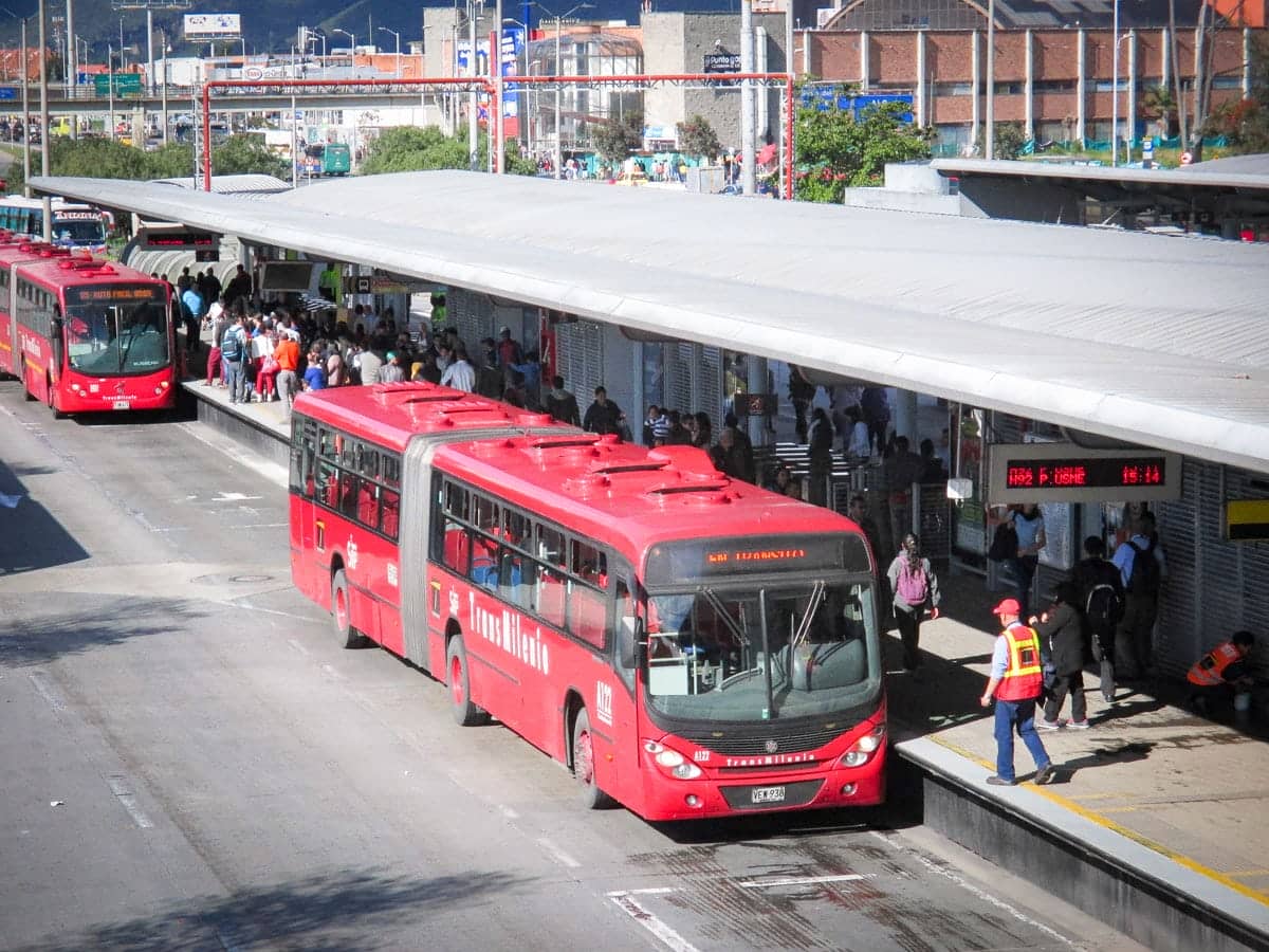 transmilenion bus transport public en colombie