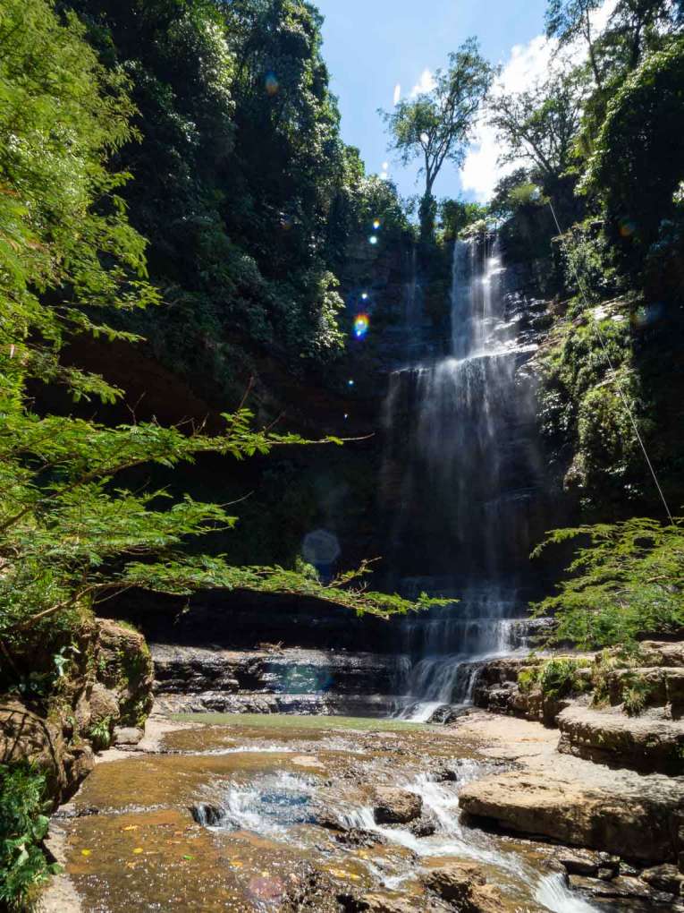 cascade juan curi, san gil, road-trip en colombie
