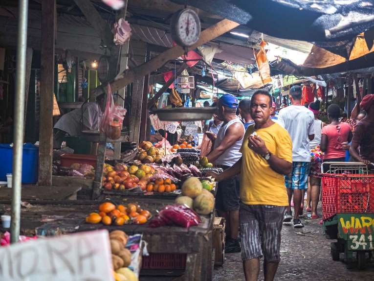 Visite guidée du marché de Bazurto à Cartagena en Colombie