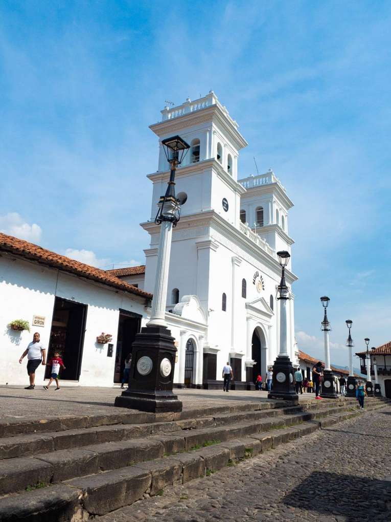 Basilique de Giron dans le Santander en Colombie