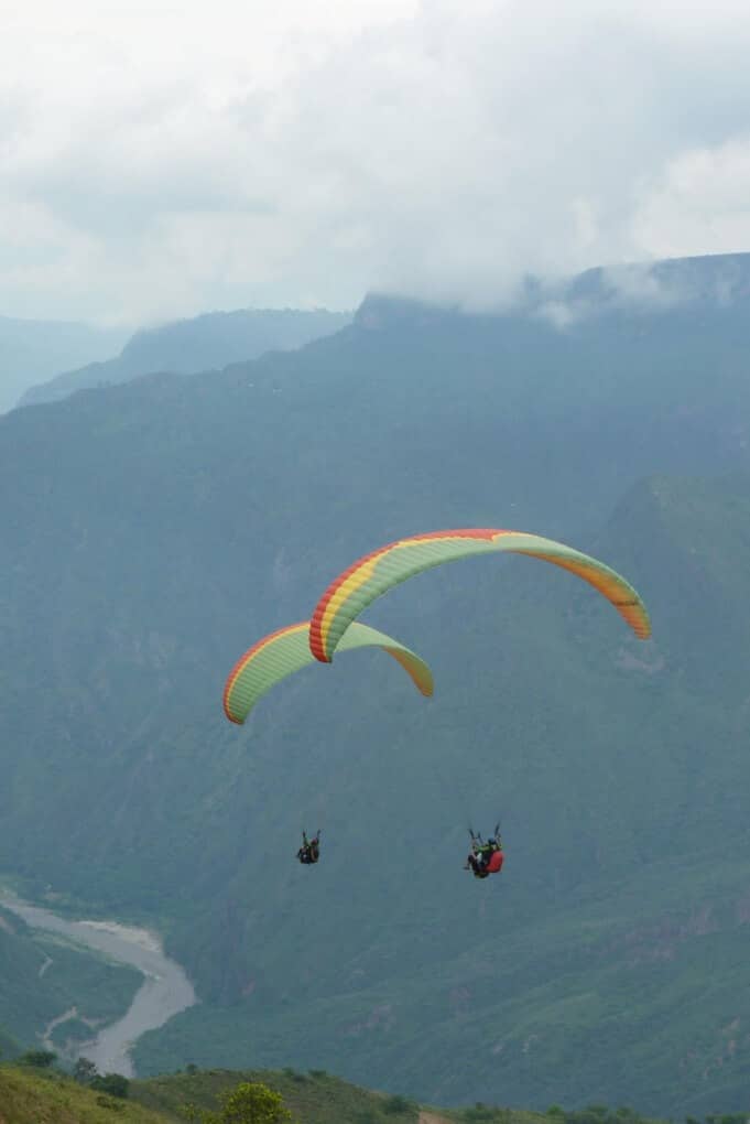 Faire du Parapente au Canyon de Chicamocha, San Gil en Colombie